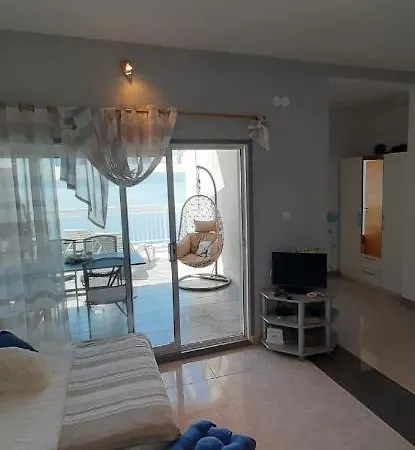 Vikula Apartment *